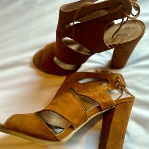 Mi Brown Suede Heeled Sandals